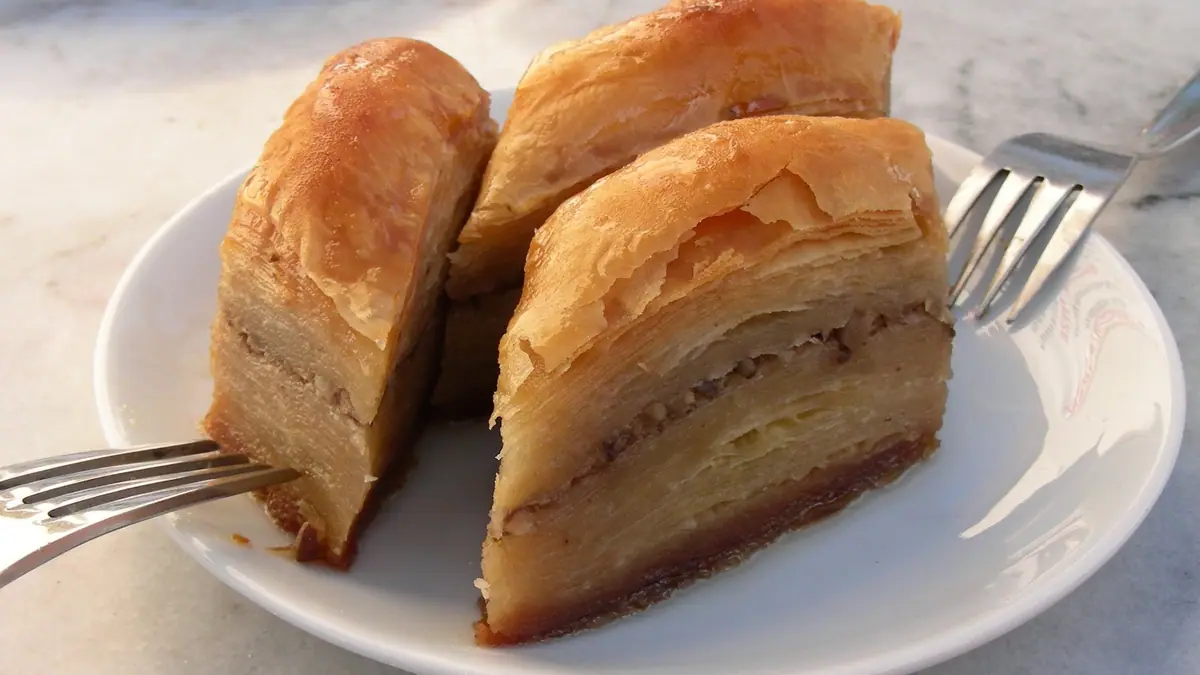 Yaya Cakes – cake shop in Summerstown, London
